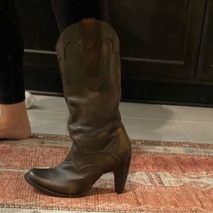 Justin round toe heeled boots